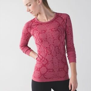 Lululemon sz 6 Swiftly Tech Long Sleeve Crew Heathered Cranberry Red Patterned